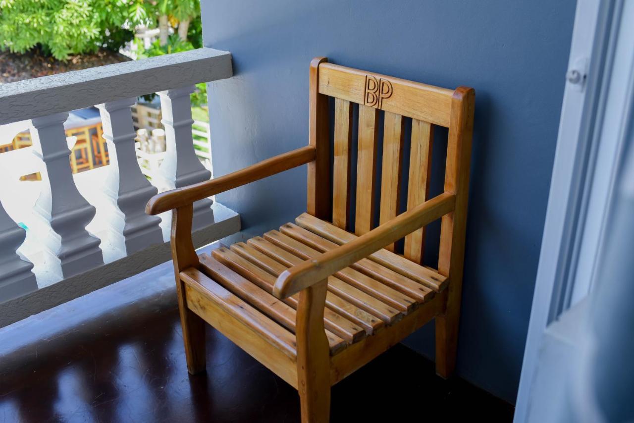 Blue Paloma Bed & Breakfast Lucea Exterior photo