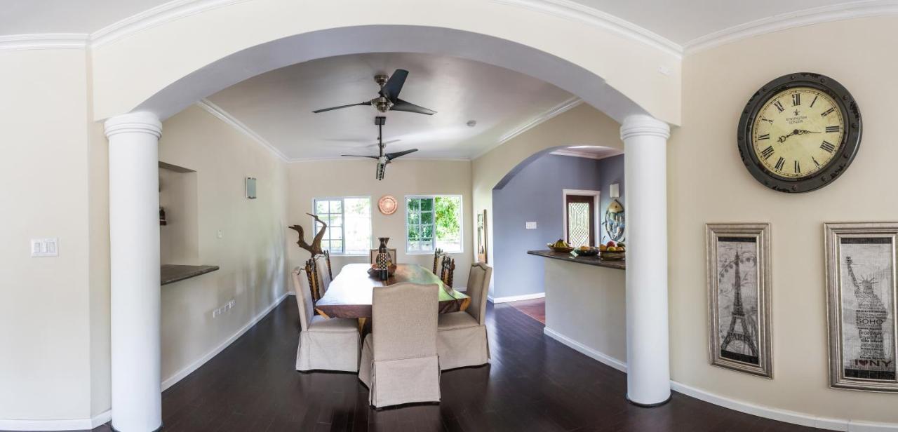 Blue Paloma Bed & Breakfast Lucea Exterior photo