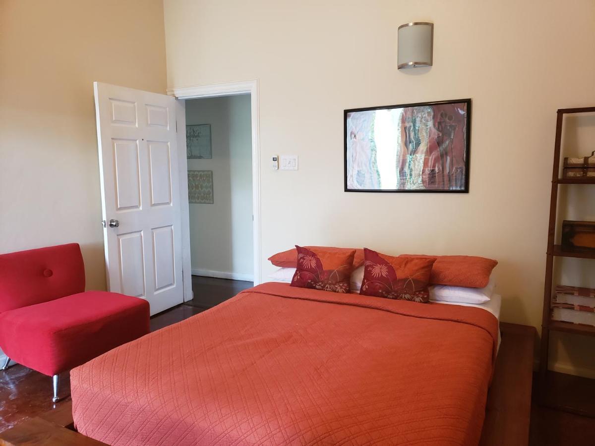 Blue Paloma Bed & Breakfast Lucea Exterior photo